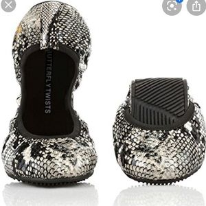 Butterfly Twists Flats